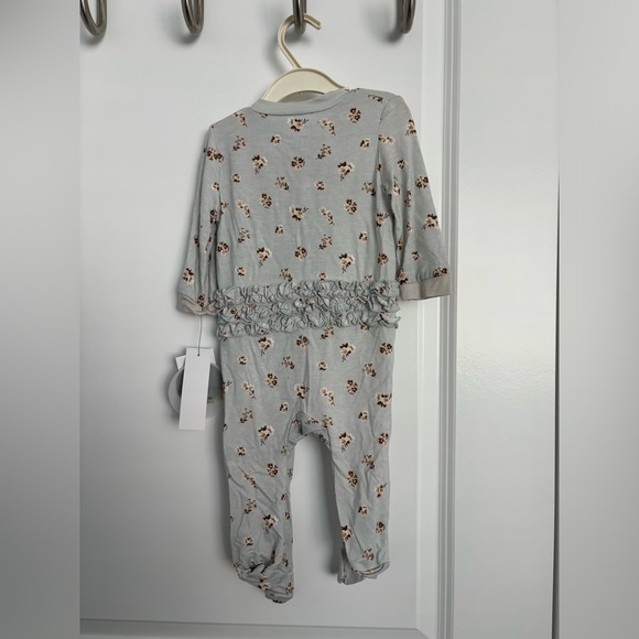 NWT Milkberry Bamboo Footie with Ruffle - Size 6-9 Month - Picture 2 of 5